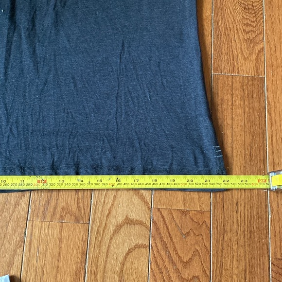 Men's Lululemon V Neck Tee - Picture 8 of 9